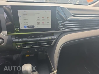 2025 Toyota Camry LE - miniatura 17