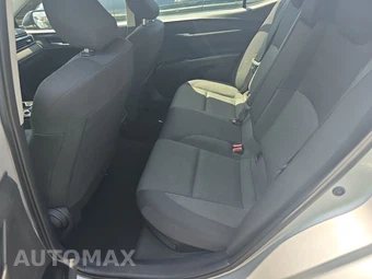 2025 Toyota Camry LE - miniatura 19