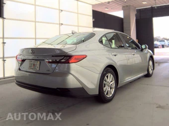 2025 Toyota Camry LE - miniatura 5