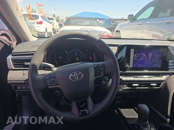 2025 Toyota Camry LE - miniatura 10