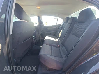 2025 Toyota Camry LE - miniatura 13