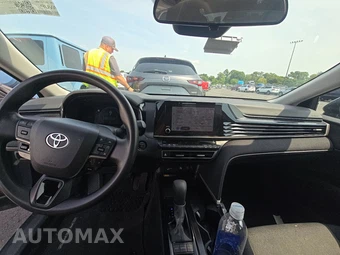2025 Toyota Camry LE - miniatura 11