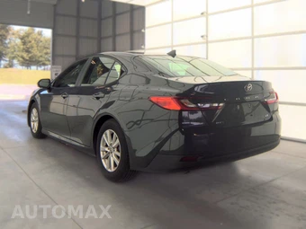 2025 Toyota Camry LE - miniatura 6