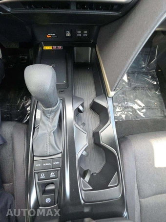 2025 Toyota Camry LE - miniatura 28