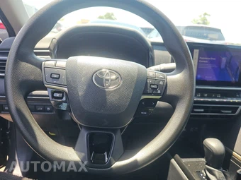 2025 Toyota Camry LE - miniatura 10
