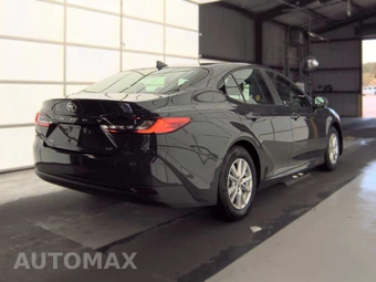 2025 Toyota Camry LE - miniatura 4