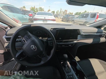 2025 Toyota Camry LE - miniatura 11