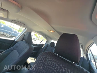 2025 Toyota Camry LE - miniatura 17