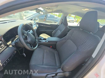 2025 Toyota Camry LE - miniatura 7