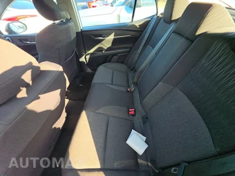 2025 Toyota Camry LE - miniatura 13