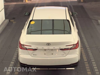 2025 Toyota Camry LE - miniatura 5