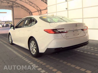 2025 Toyota Camry LE - miniatura 6