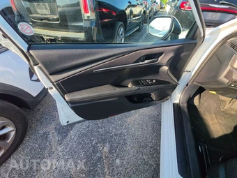 2025 Toyota Camry LE - miniatura 9