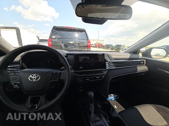 2025 Toyota Camry LE - miniatura 17