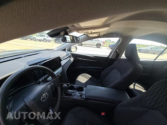 2025 Toyota Camry LE - miniatura 20