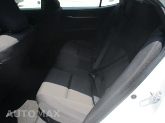 2025 Toyota Camry LE - miniatura 11