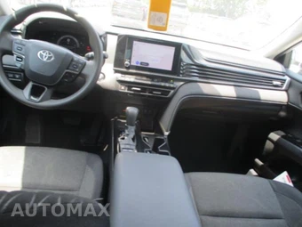 2025 Toyota Camry LE - miniatura 12
