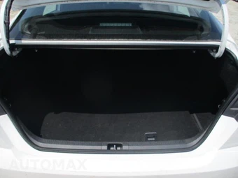 2025 Toyota Camry LE - miniatura 16