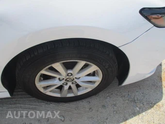 2025 Toyota Camry LE - miniatura 3