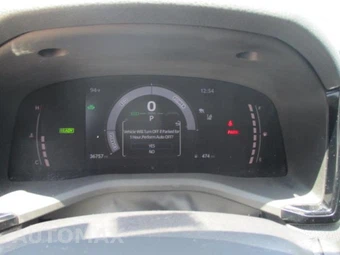 2025 Toyota Camry LE - miniatura 9