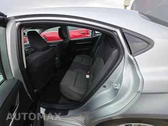 2025 Toyota Camry LE - miniatura 13