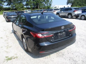 2025 Toyota Camry LE - miniatura 10