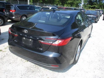 2025 Toyota Camry LE - miniatura 12