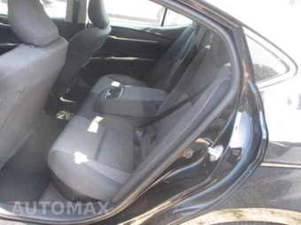 2025 Toyota Camry LE - miniatura 8