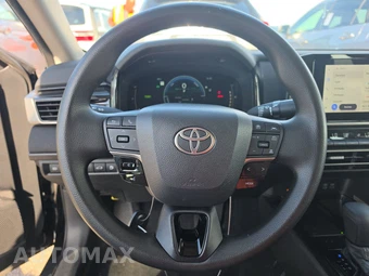 2025 Toyota Camry LE - miniatura 10