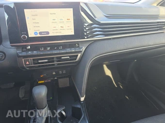 2025 Toyota Camry LE - miniatura 11