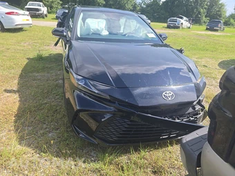 2025 Toyota Camry LE - miniatura 2