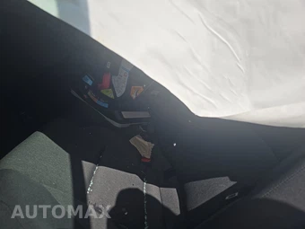 2025 Toyota Camry LE - miniatura 9