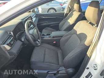 2025 Toyota Camry LE - miniatura 13