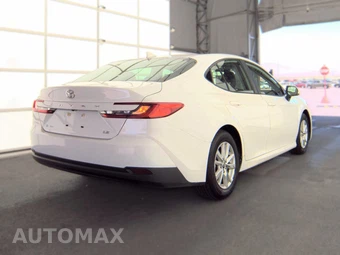 2025 Toyota Camry LE - miniatura 5