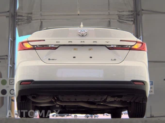 2025 Toyota Camry LE - miniatura 7