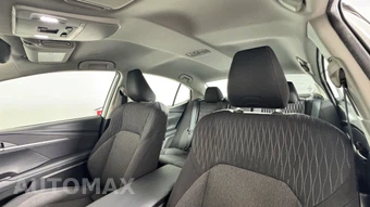 2025 Toyota Camry LE - miniatura 14