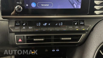 2025 Toyota Camry LE - miniatura 23