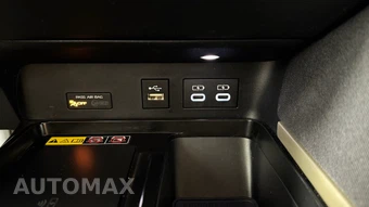 2025 Toyota Camry LE - miniatura 25