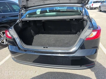 2025 Toyota Camry LE - miniatura 16