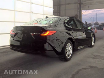 2025 Toyota Camry LE - miniatura 4
