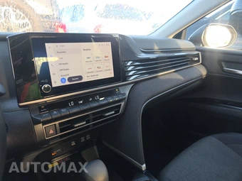 2025 Toyota Camry LE - miniatura 11