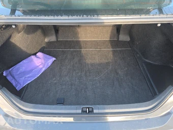 2025 Toyota Camry LE - miniatura 16