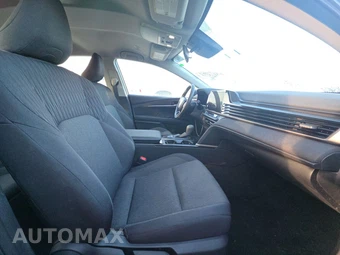 2025 Toyota Camry LE - miniatura 8