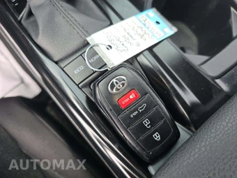 2025 Toyota Camry LE - miniatura 8