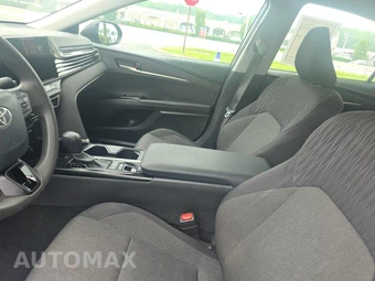 2025 Toyota Camry LE - miniatura 13