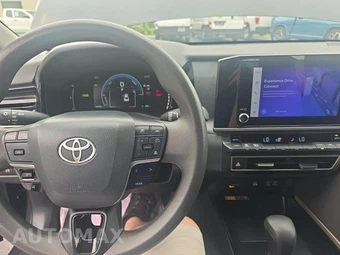 2025 Toyota Camry LE - miniatura 14
