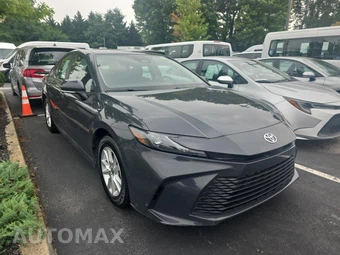 2025 Toyota Camry LE - miniatura 3