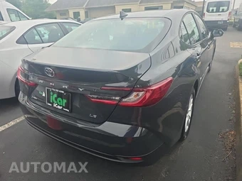 2025 Toyota Camry LE - miniatura 4