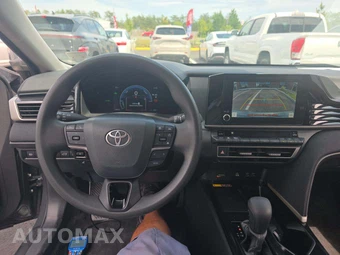 2025 Toyota Camry LE - miniatura 10