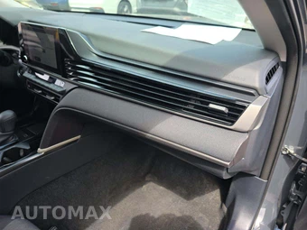 2025 Toyota Camry LE - miniatura 19